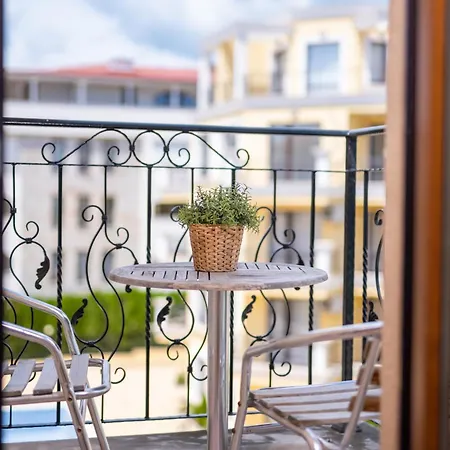 Hotel Royal Bay With Self Check-in