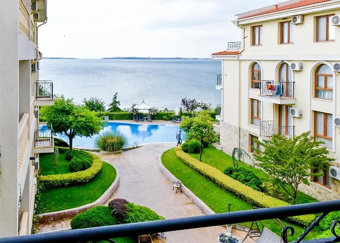 Hotel Royal Bay With Self Check-in 3*