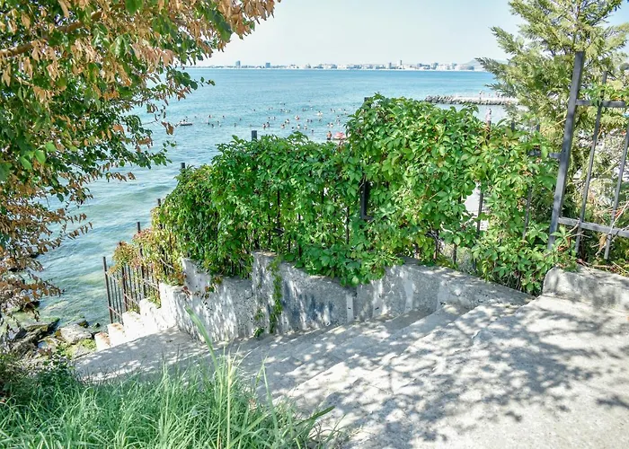 Hotel Royal Bay With Self Check-in 3*