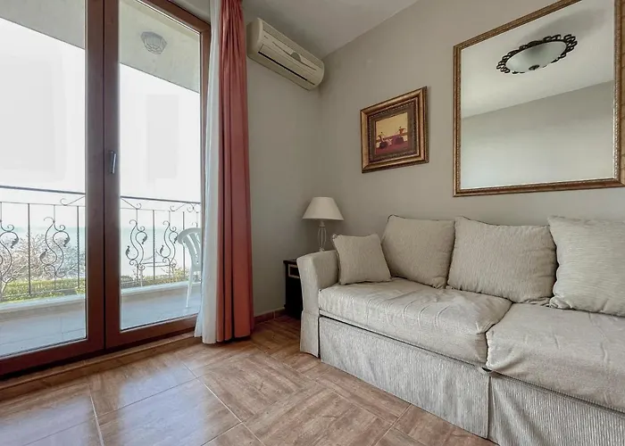 Royal Bay With Self Check-in Hotel 3*