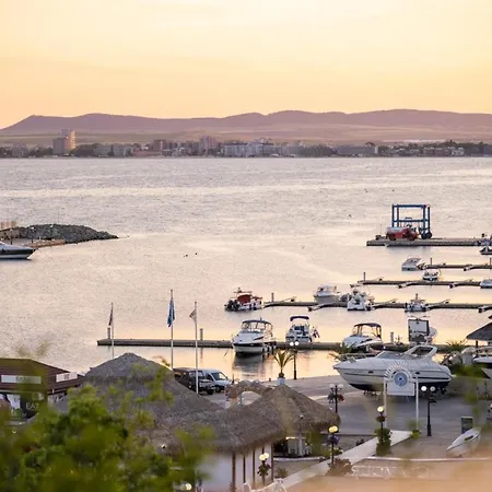 Отель Royal Bay With Self Check-in Свети-Влас