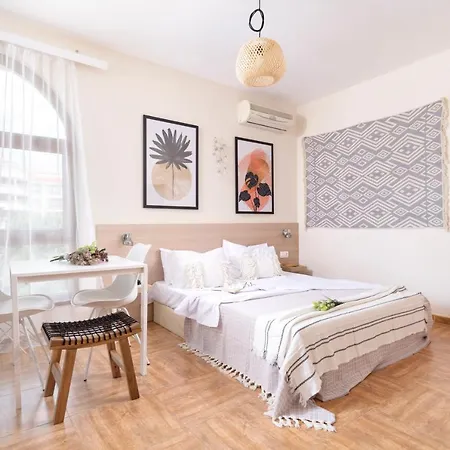 Отель Royal Bay With Self Check-in Свети-Влас