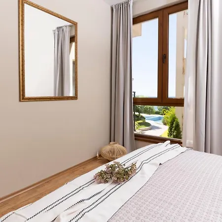 Royal Bay With Self Check-in Свети-Влас