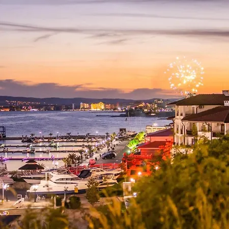 ホテル Royal Bay With Self Check-in 3*