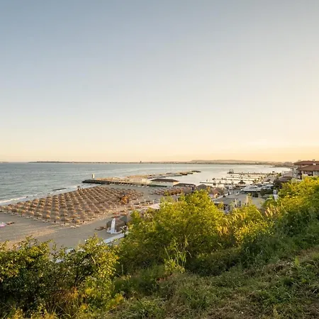 Royal Bay With Self Check-in Свети-Влас