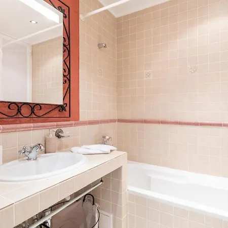 Royal Bay With Self Check-in