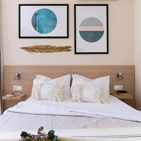 Отель Royal Bay With Self Check-in Свети-Влас