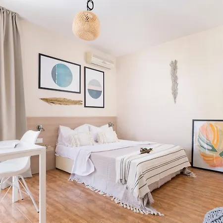 Отель Royal Bay With Self Check-in Свети-Влас