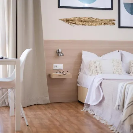 ホテル Royal Bay With Self Check-in スヴェティ・ヴラス