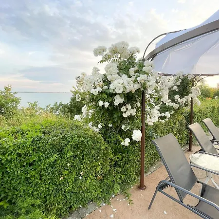 Royal Bay With Self Check-in ホテル スヴェティ・ヴラス