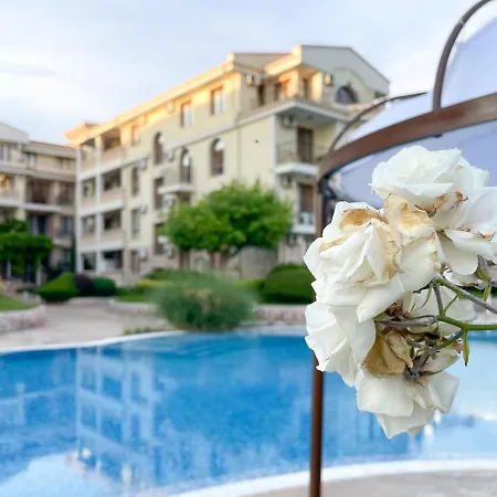 Royal Bay With Self Check-in 3* Свети-Влас