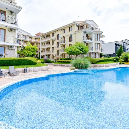 Отель Royal Bay With Self Check-in Свети-Влас