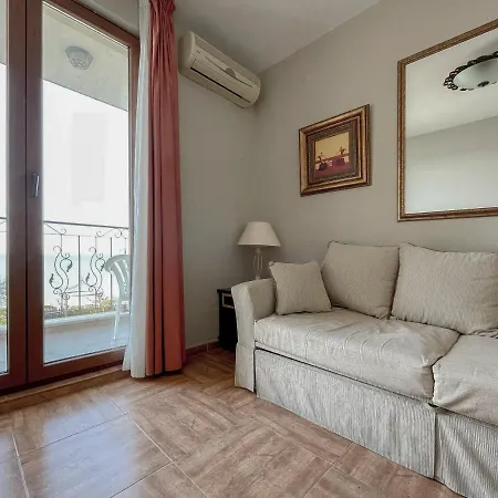 Royal Bay With Self Check-in Отель 3*