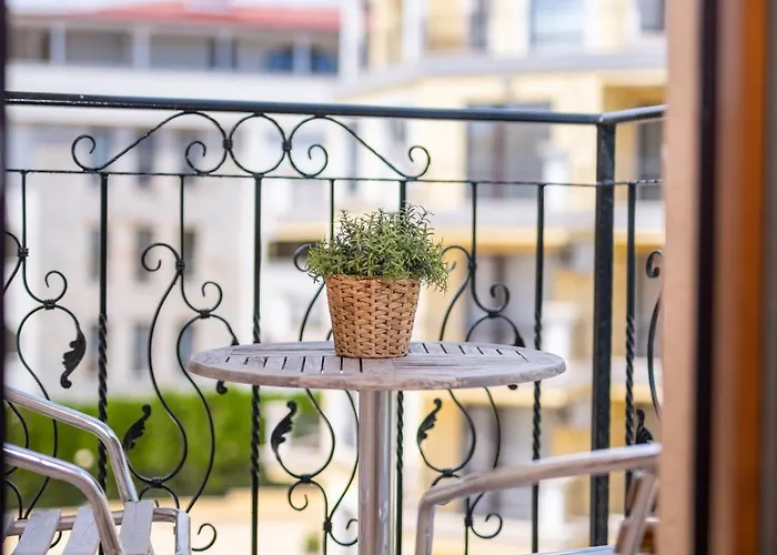 Hotel Royal Bay With Self Check-in